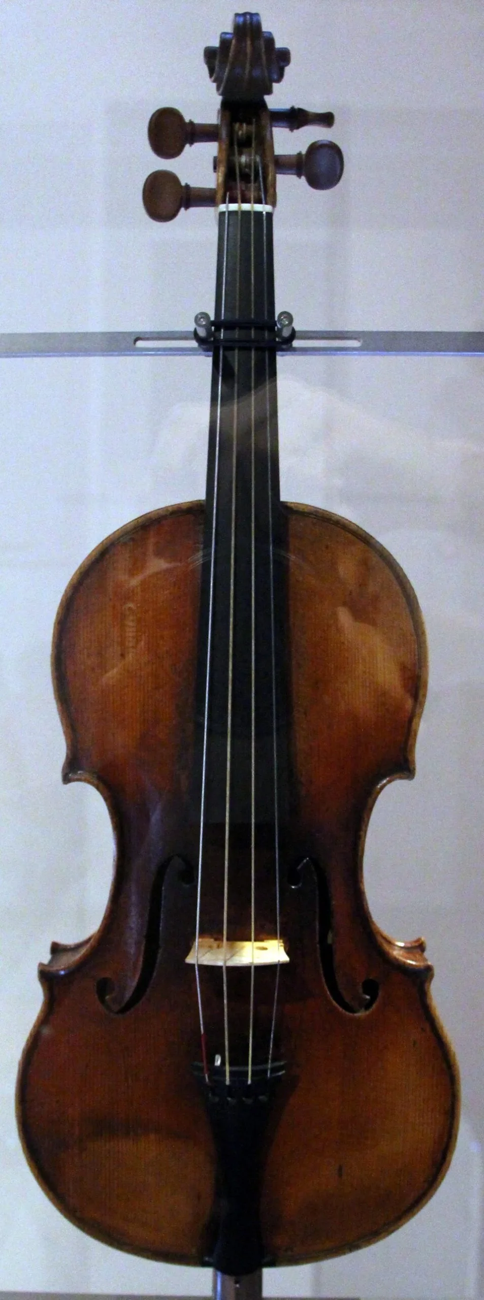 Il Cannone Guarneri violin