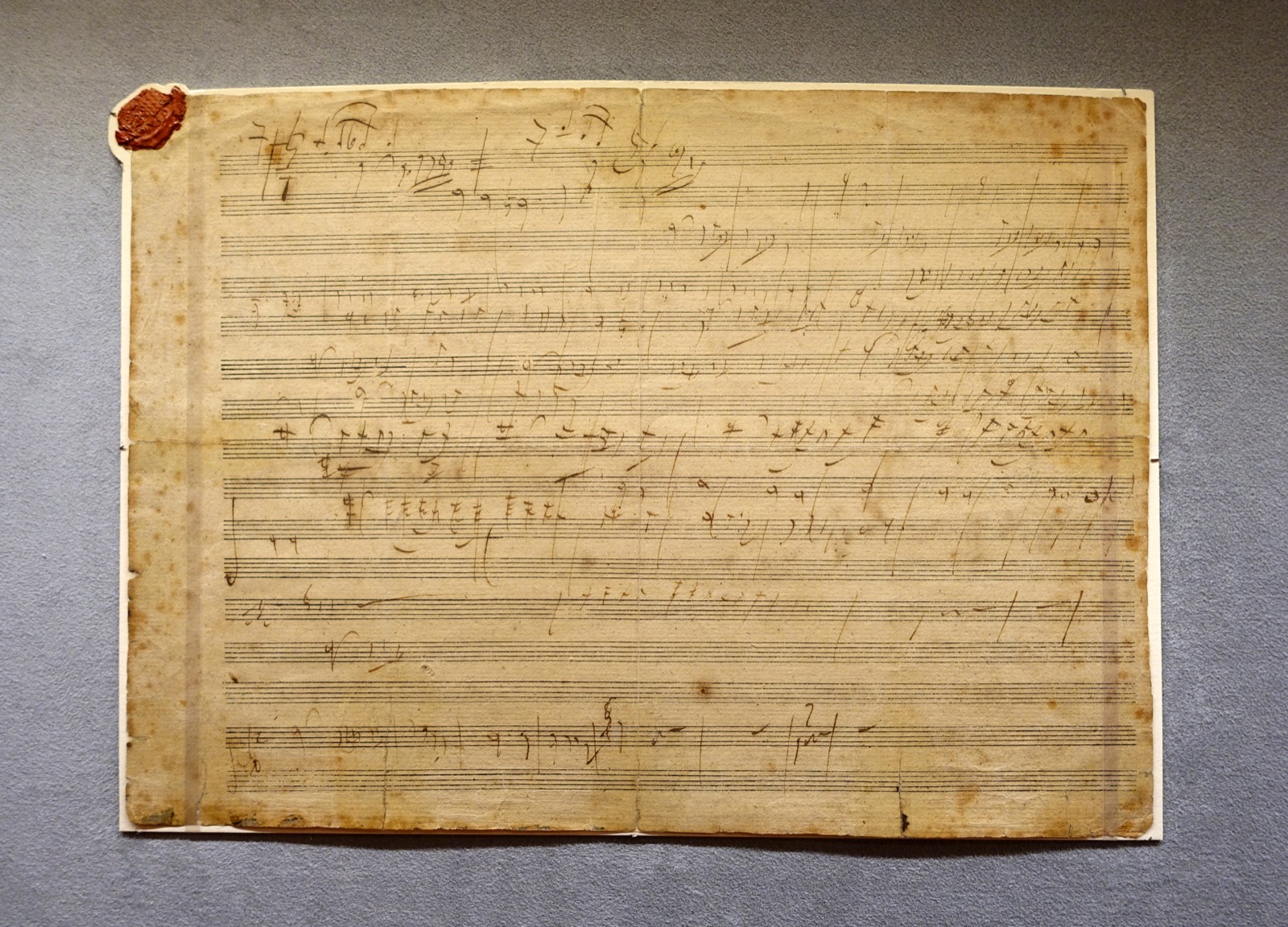 Beethoven's handwritten sketch leaf for the first movement of the Emperor Piano Concerto, from the Grasnick 3 sketchbook