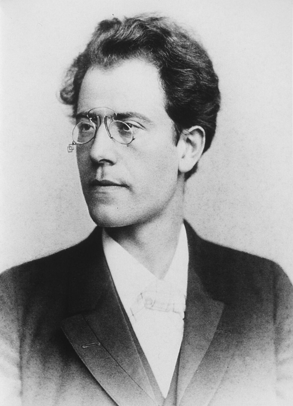 Black-and-white portrait photograph of Gustav Mahler around the mid-1890s